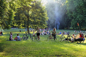 Go to Clara-Zetkin-Park to rent a kayak or rowing boat to take a round tour of the channels and rivers in Leipzig’s west. Visit during EURO 2024.